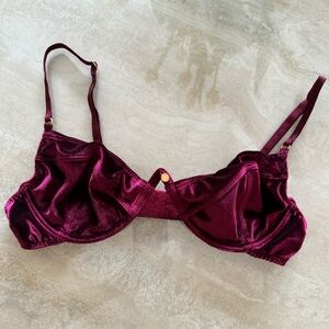 GOOSEBERRY INTIMATES underwire velvet bra 32C